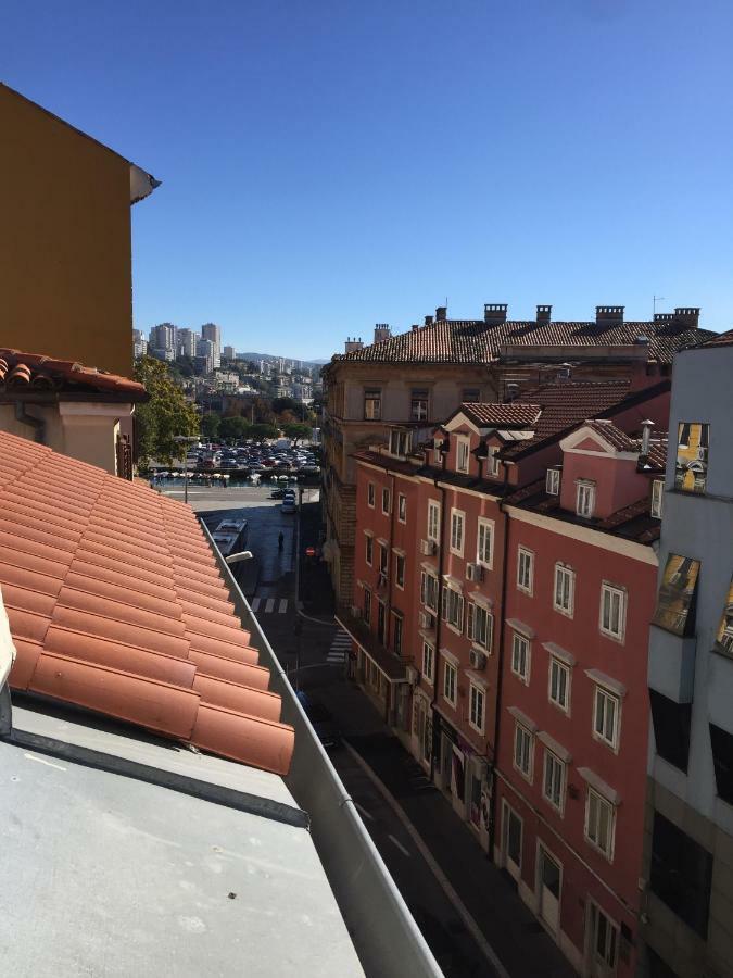 Charming Rijeka City Center Apartment Renee Exterior photo