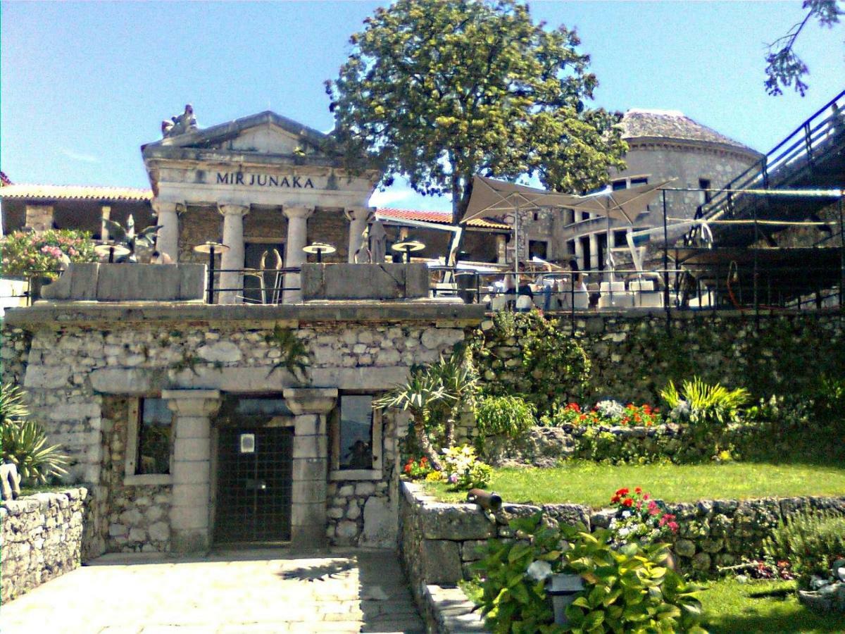 Charming Rijeka City Center Apartment Renee Exterior photo